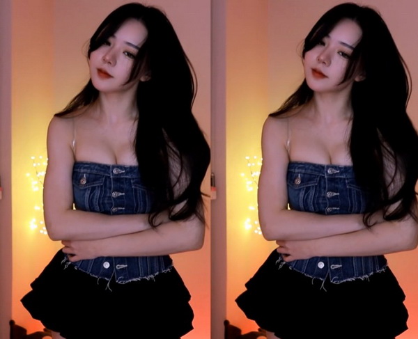 游泳馆里的两个教练孟月月